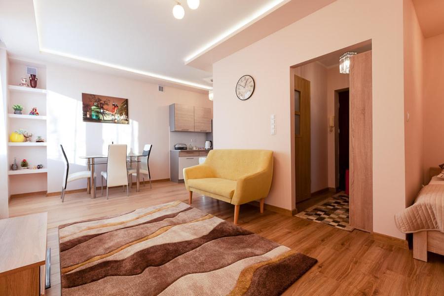 Piast Apartament Krakow Bagian luar foto