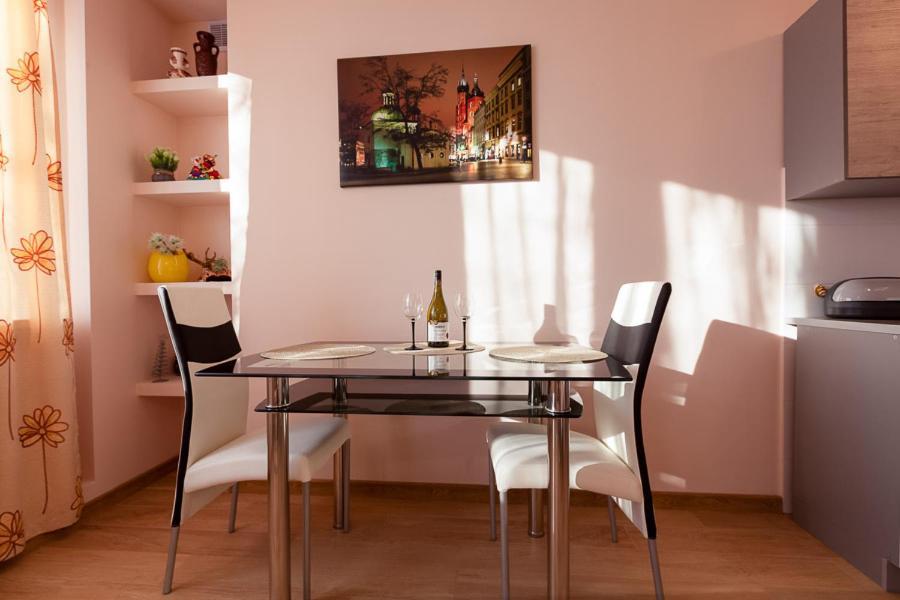 Piast Apartament Krakow Bagian luar foto
